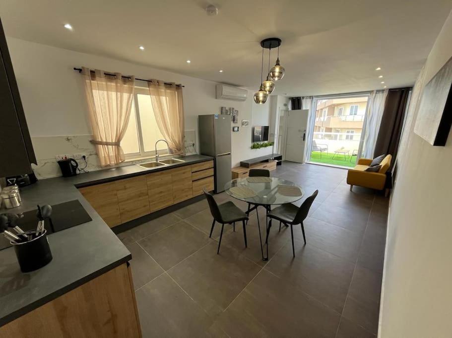 Penthouse St Paul'S Bay Daire St. Paul's Bay Dış mekan fotoğraf